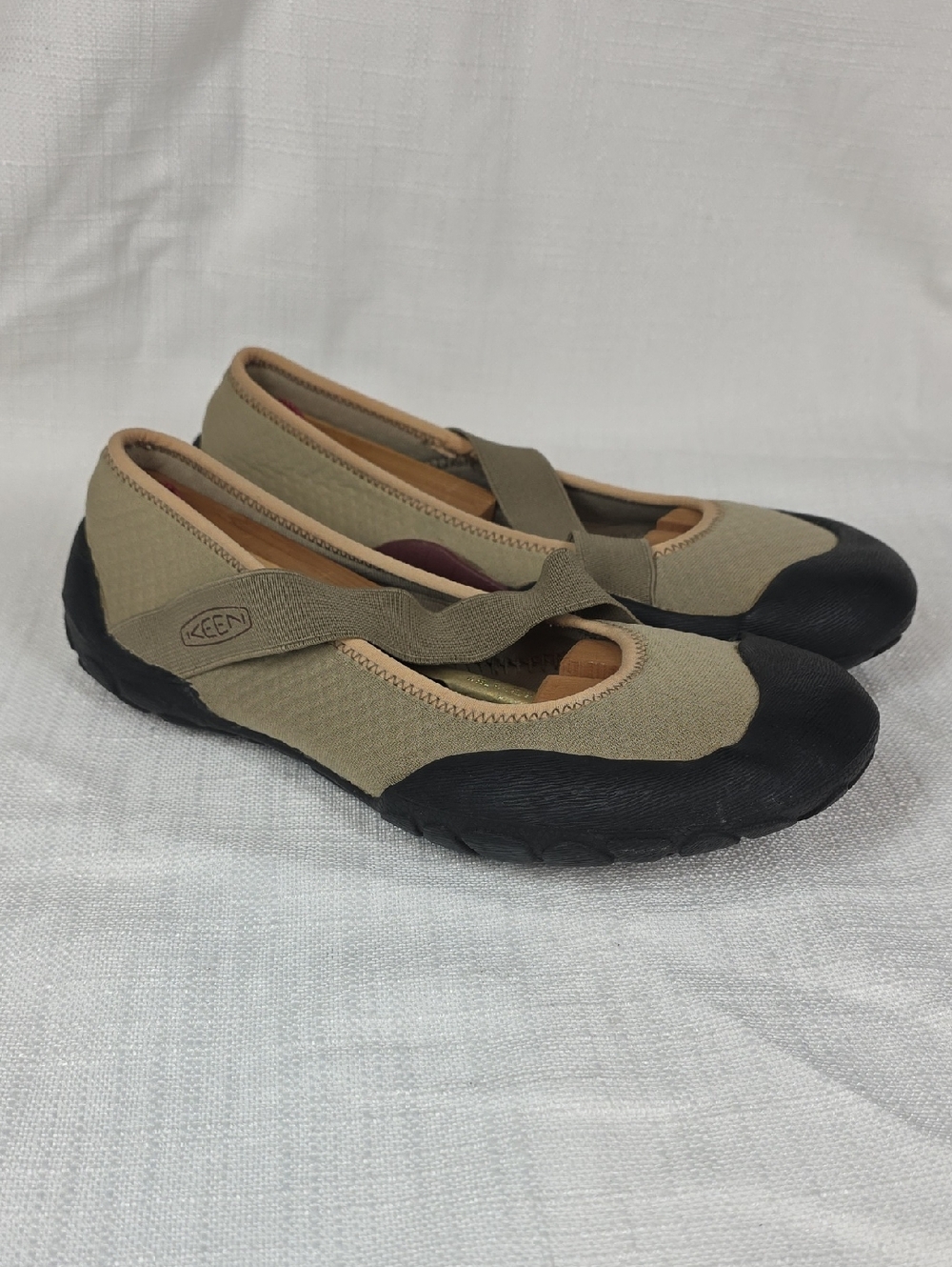 KEEN Sienna MJ Mary Jane Flats Women's 9 Khaki Olive Canvas Elastic Strap Casual